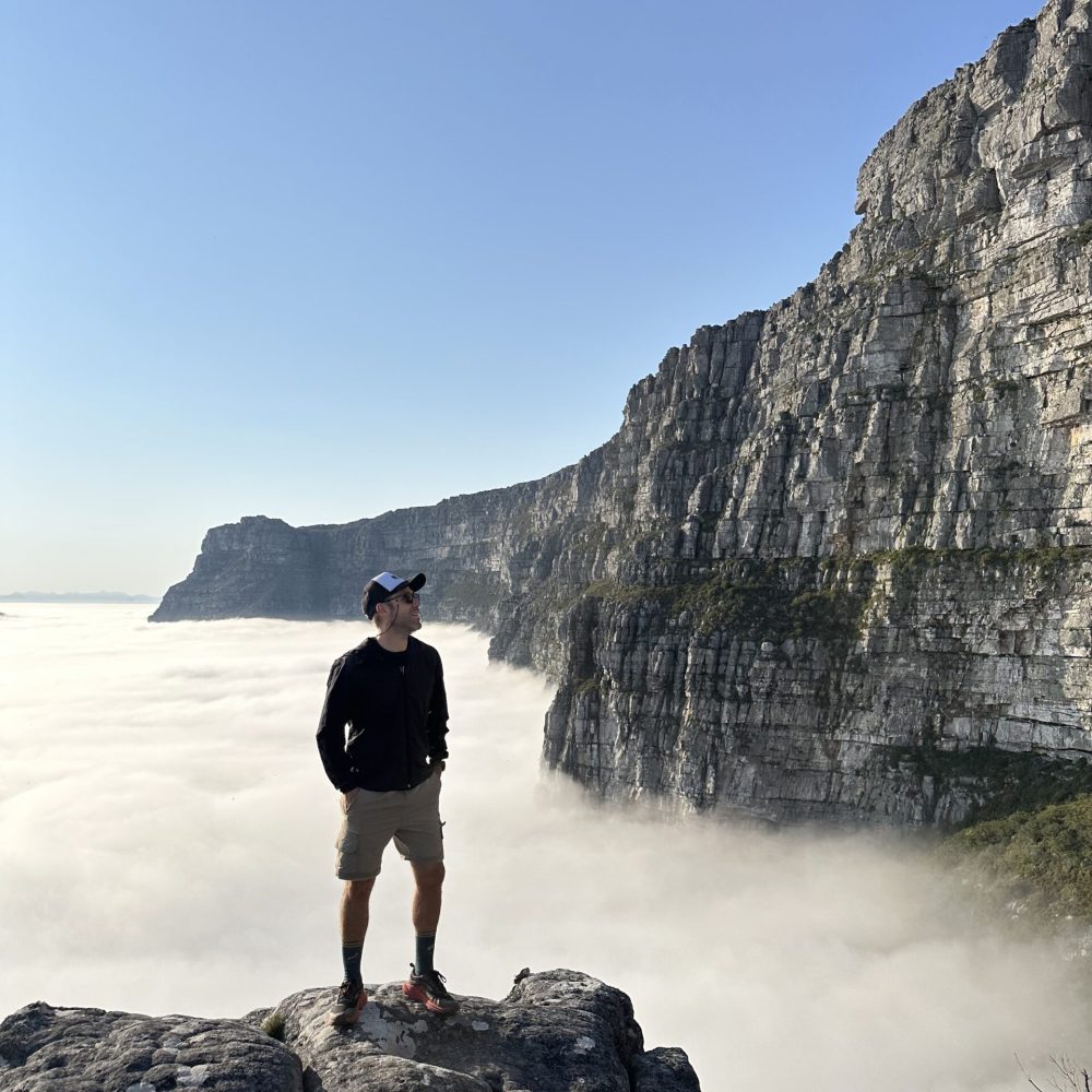India Venster above the clouds